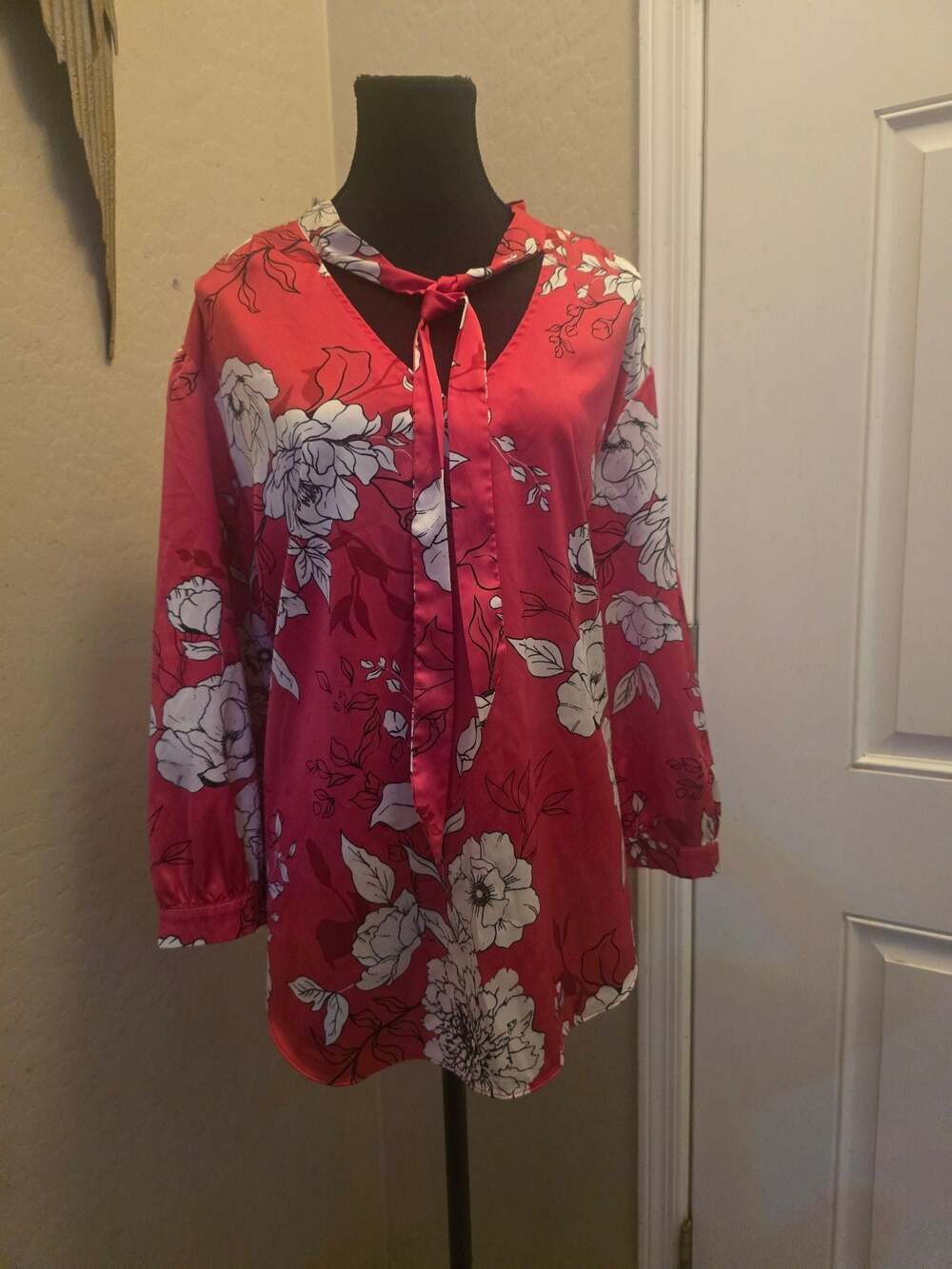 Cato Fashions Floral V-Neck 3/4 Sleeve Blouse in Pink